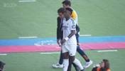 红温😡球迷举沙滩球嘲讽维尼修斯&ldquo;拿金球&rdquo;言论，遭后者怒喷
